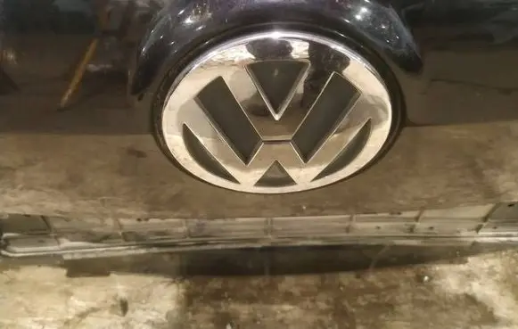Volkswagen Golf Plus Manufacturer badge logo/emblem 