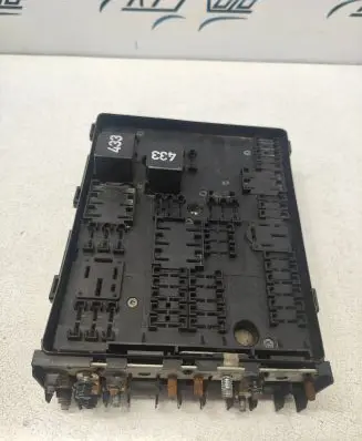 Volkswagen Caddy Fuse module 1K0937124K