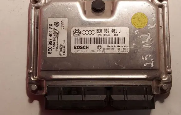 Audi A4 S4 B6 8E 8H Engine control unit/module 8E0907401M