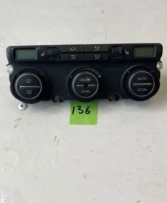 Volkswagen Golf V Climate control unit 74641471