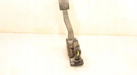 Ford C-MAX II Accelerator throttle pedal