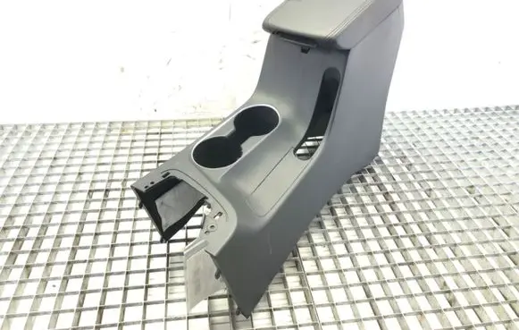 Hyundai Elantra VI Center console 