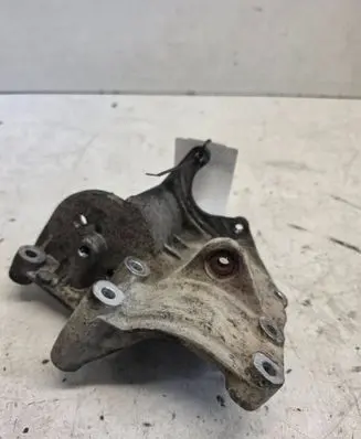 KIA Sorento Power steering pump mounting bracket ND290058