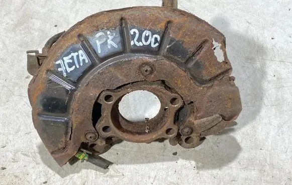 Volkswagen Jetta V Front wheel hub spindle knuckle