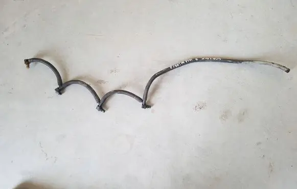 Ford Fiesta Fuel line pipe 
