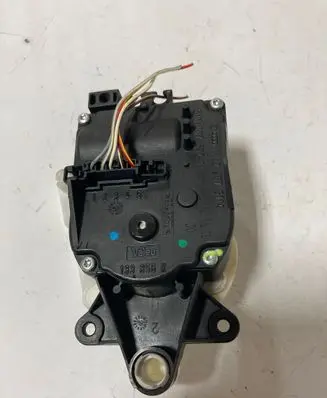 Audi TT Mk1 Air flap motor/actuator 6NN00769201 1J2907511A