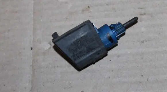 Clutch pedal sensor