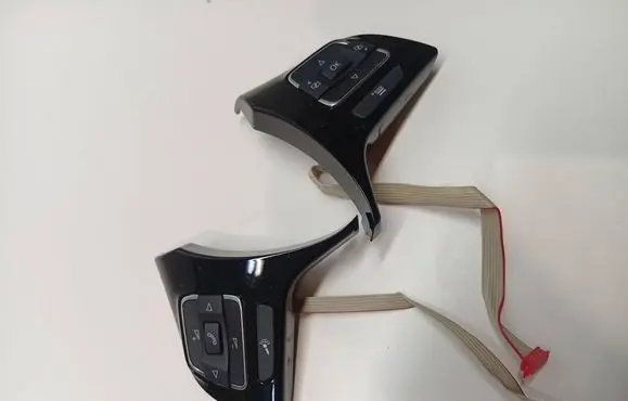Volkswagen Touareg II Steering wheel buttons/switches 7P6959537 7P6959538