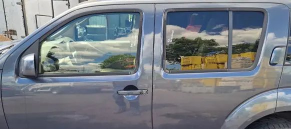 Nissan Pathfinder R51 Front door
