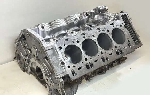 BMW M5 F90 Engine S63B44B