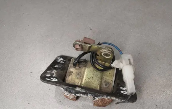 Mazda 626 Loading door lock 