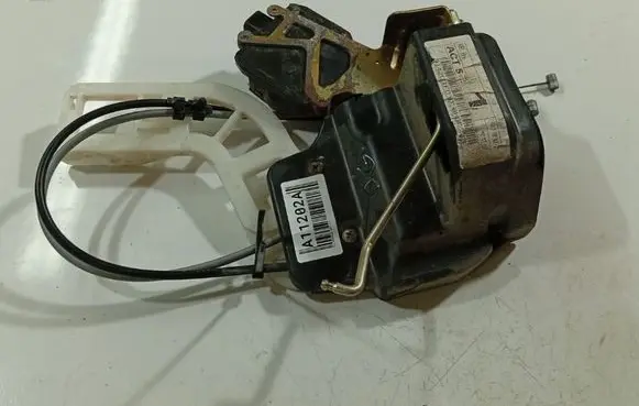 KIA Sportage Rear door lock 814201F010