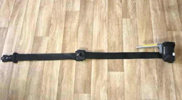 Mercedes-Benz S W140 Rear seatbelt A1408600785