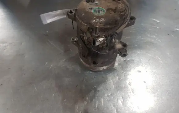 Volvo 850 Air conditioning (A/C) compressor (pump)