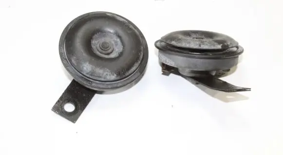 Nissan Juke I F15 Horn signal