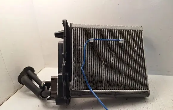 Toyota Corolla Verso AR10 Air conditioning (A/C) radiator (interior) 8850105080 8871005380
