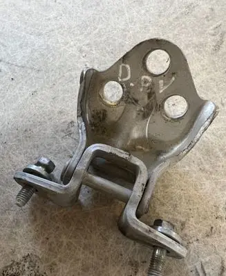 Mitsubishi Space Star Front door upper hinge 