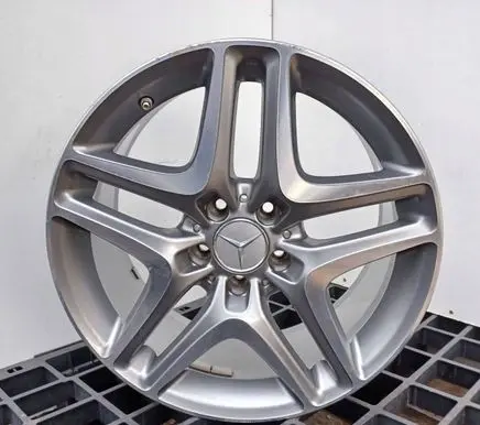 Mercedes-Benz SLK R172 R18 alloy rim A1724011702