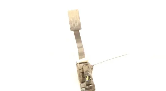 Accelerator throttle pedal