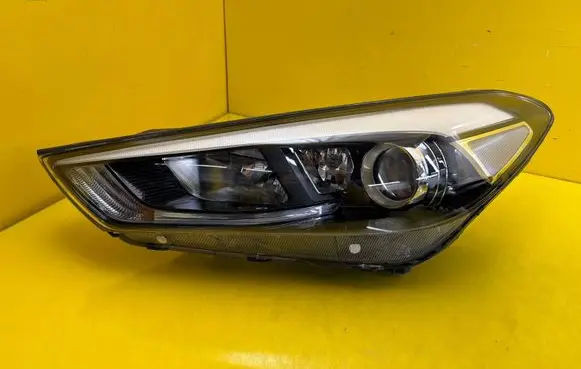 Hyundai Tucson TL Headlight/headlamp 92101D7100