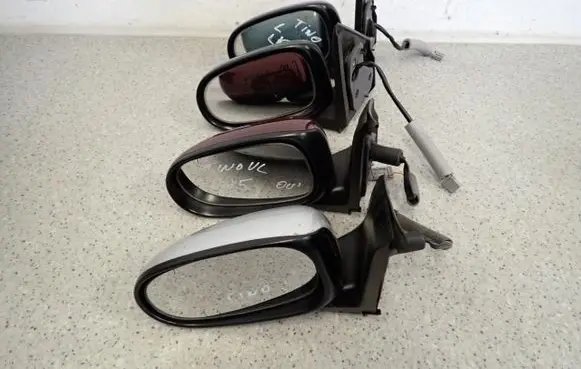 Nissan Almera Tino Front door electric wing mirror 