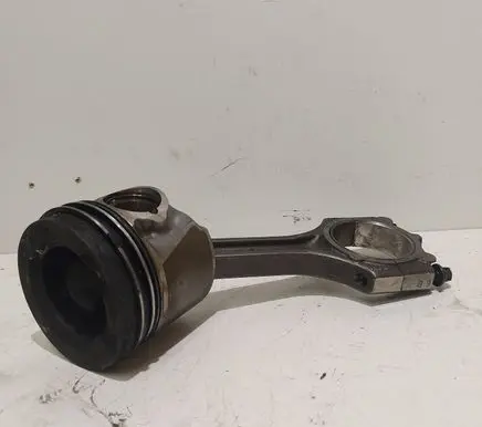 KIA Ceed Piston with connecting rod GF0201