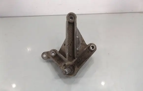 Renault Modus Engine mounting bracket 8200043084