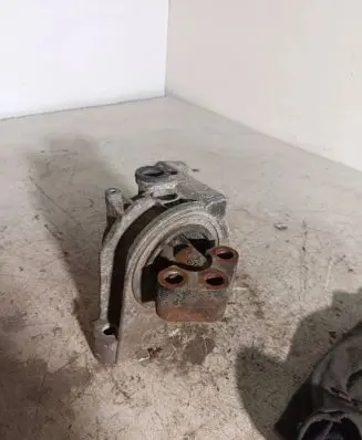 Volkswagen Golf IV Engine mount bracket 46832473