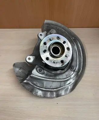 BMW X3M F97 Front wheel hub 8067436 115772