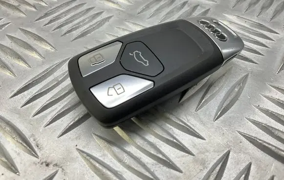 Audi A4 S4 B9 Ignition key/card 4M0959754T