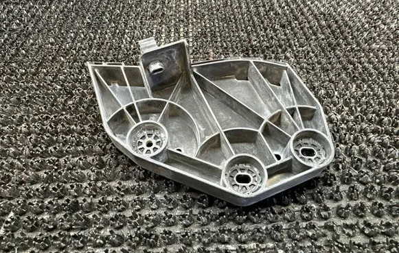 Infiniti EX Headlight/headlamp mounting bracket 