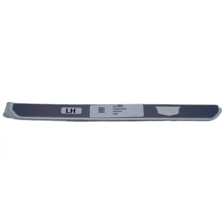 Cadillac XT4 Front sill trim cover 84397624