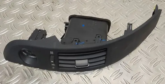 Toyota Corolla Verso AR10 Dash center air vent grill 5566064020 5567064010