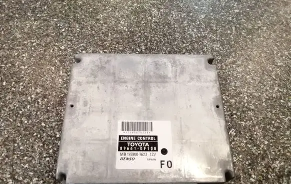 Toyota Corolla Verso AR10 Engine control unit/module 896610F100 MB1758007623