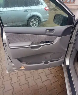 Toyota RAV 4 (XA30) Front door card panel trim