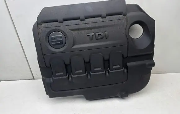 Seat Leon (5F) Engine cover (trim) 04L103925Q 04L103925S