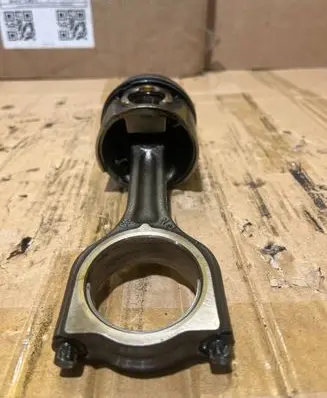 Ford Focus Piston with connecting rod 