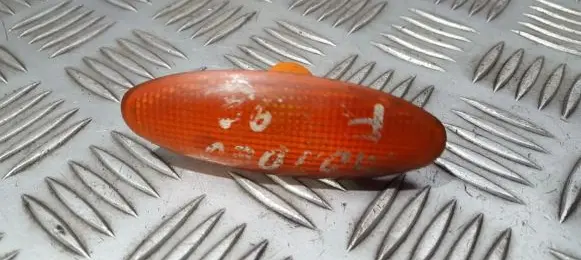 Ford Mondeo MK II Front fender indicator light 95GG13K309AA