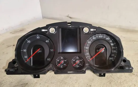 Volkswagen PASSAT B6 Speedometer (instrument cluster) 3145550 A2c53117394