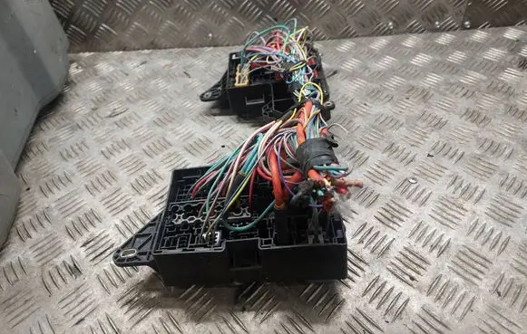 Jaguar XF X250 Fuse module AX2314290AHA