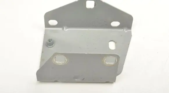 Volvo XC60 Engine mount bracket 18082501