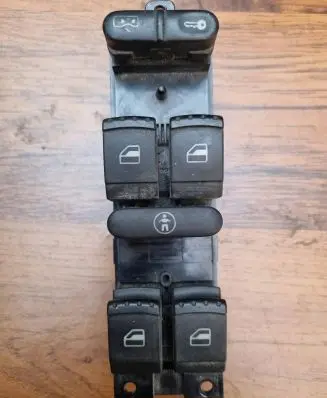 Skoda Octavia Mk1 (1U) Electric window control switch 1J4959857A 03755020