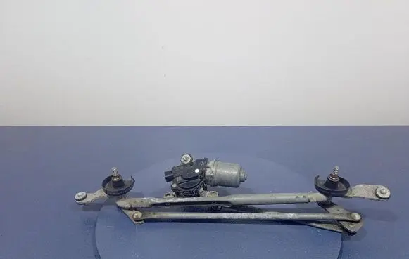 Front wiper linkage and motor