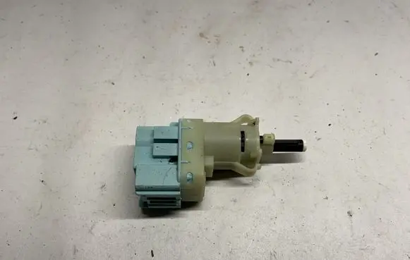 Ford Mustang VI Brake pedal sensor switch GL3T9G854