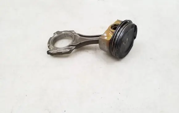 BMW 5 F10 F11 Piston with connecting rod 7843237