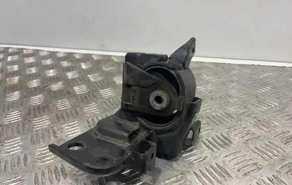 Toyota Avensis T270 Gearbox mount TRP8AV94067