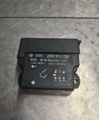 Volkswagen II LT ABS relay 2D0911253 899063000