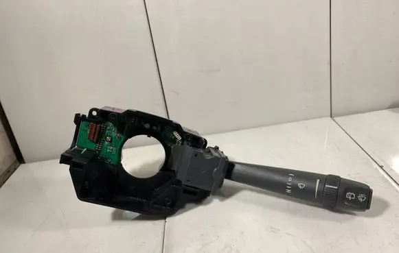 Volvo XC70 Wiper control stalk 9452394