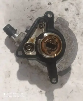 Volkswagen Touareg II Vacuum pump 03H145100C