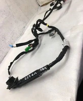 Volvo V40 Cross country Front door wiring loom 31334104